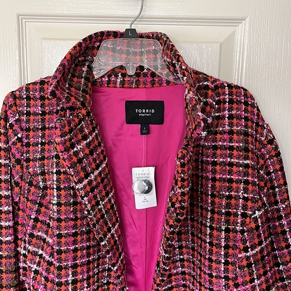 Pink boucel statement coat🧥🥰❣️ - Picture 4 of 6